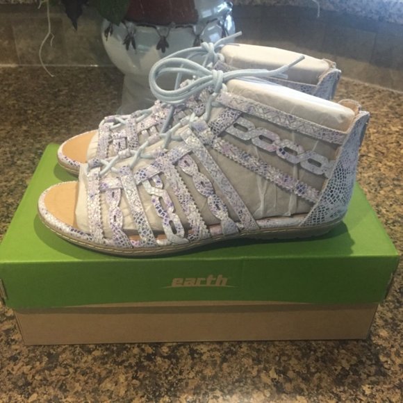Earth Shoes - NIB Earth Tidal Leather Gladiator Sandal 8